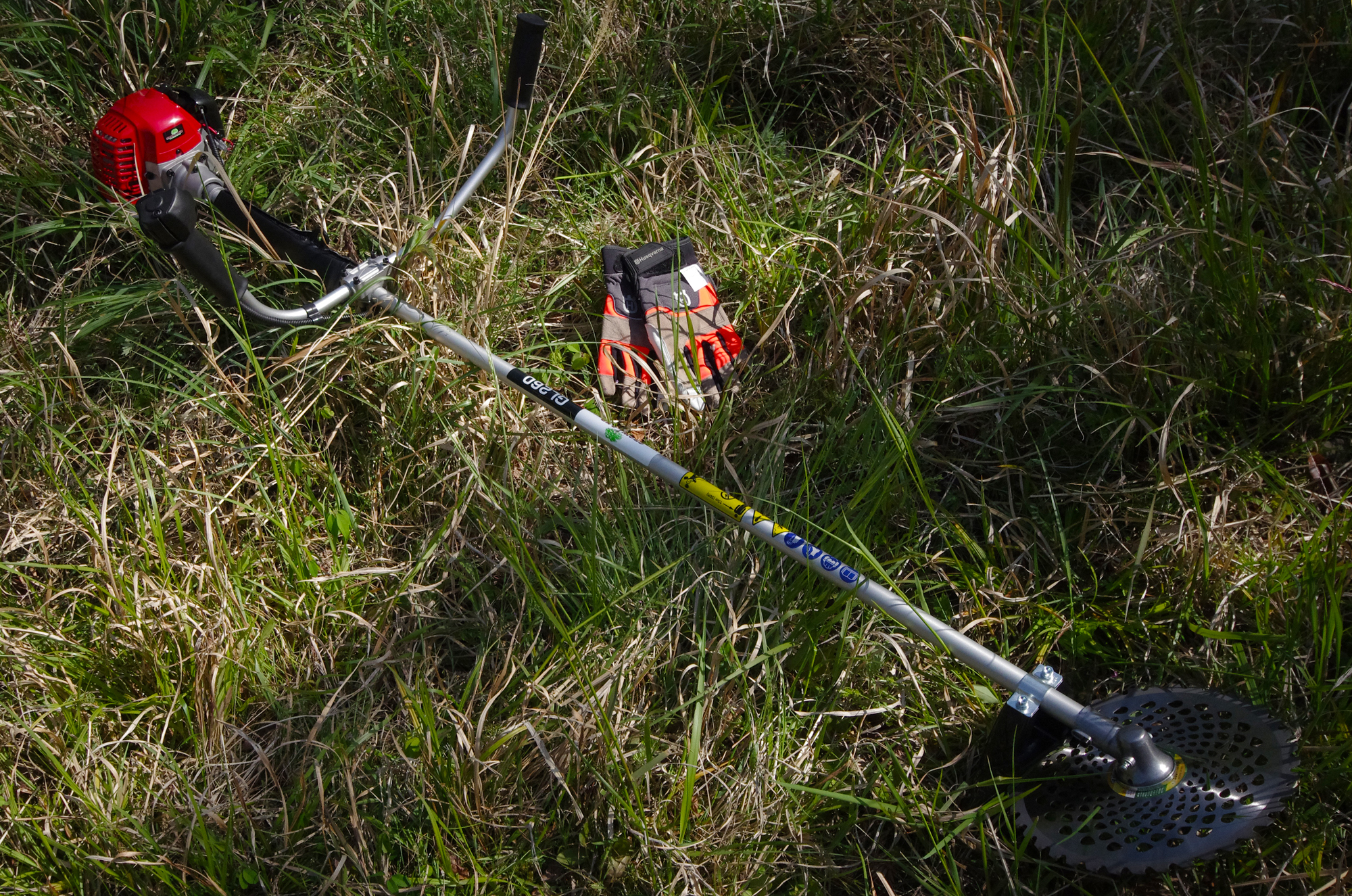 Gl260 Gl4誕生 グローランドがお届けする新しい草刈機 刈払機 シリーズです